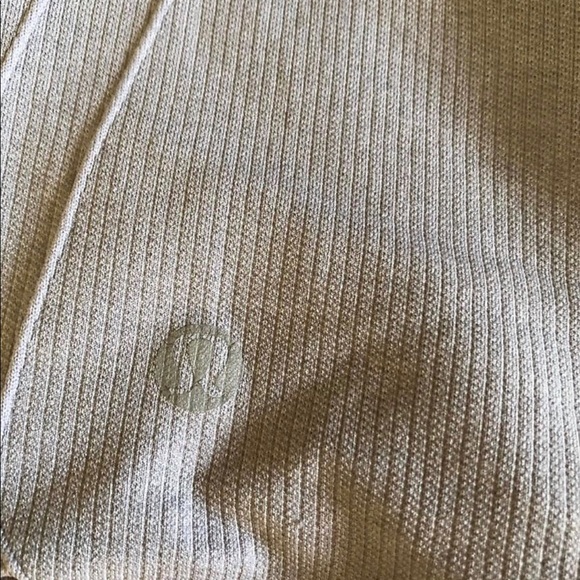 Lulu capris - Picture 2 of 2